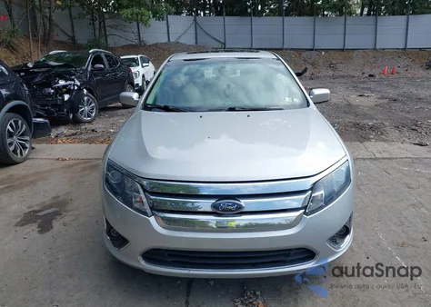 2010 Ford Fusion Hybrid z USA, uszkodzony, nr VIN 3FADP0L32AR234232
